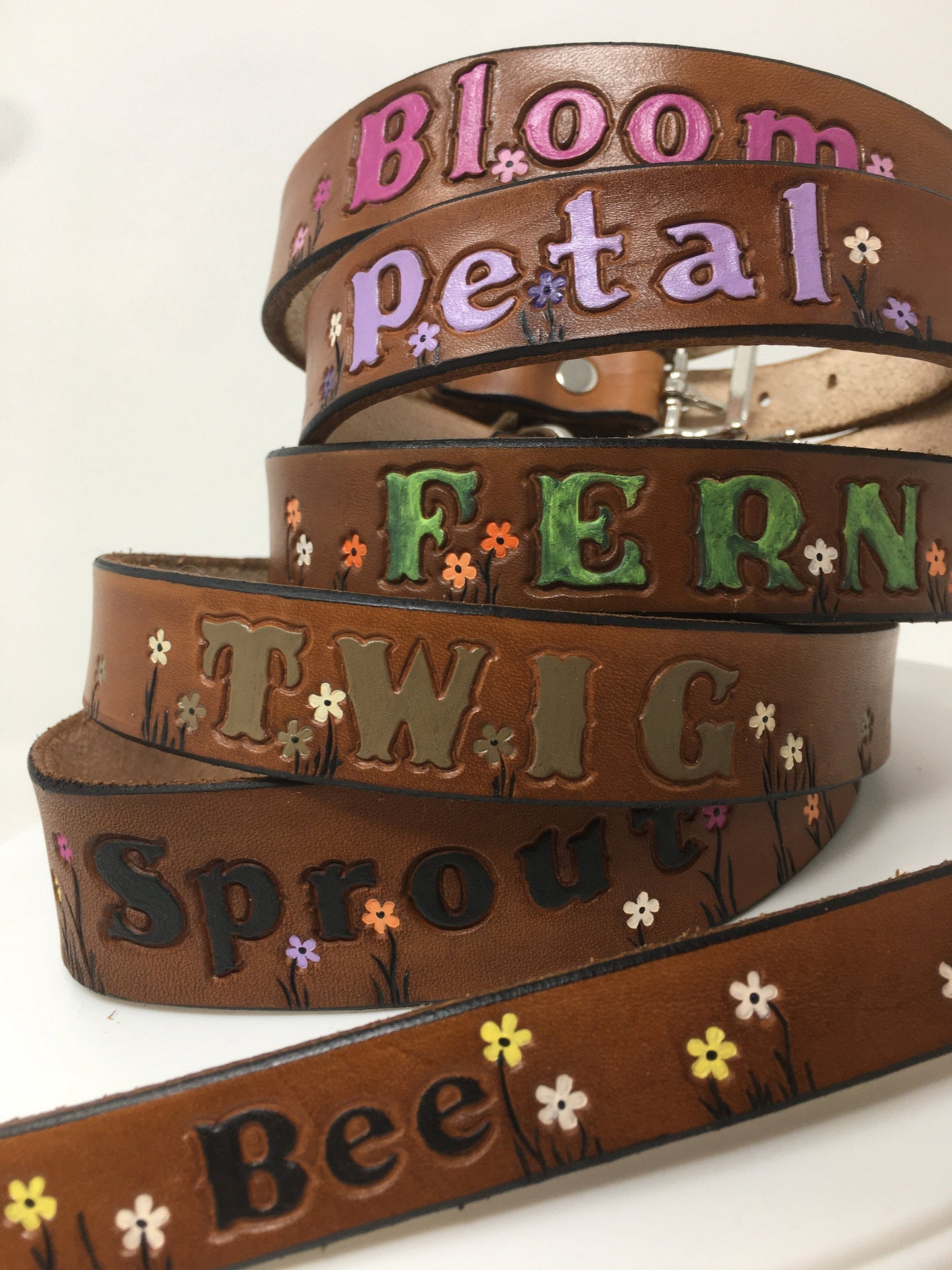 Personalized Leather Dog Collar with Purple, White, and Lilac Floral Design - Custom Pet Accessory