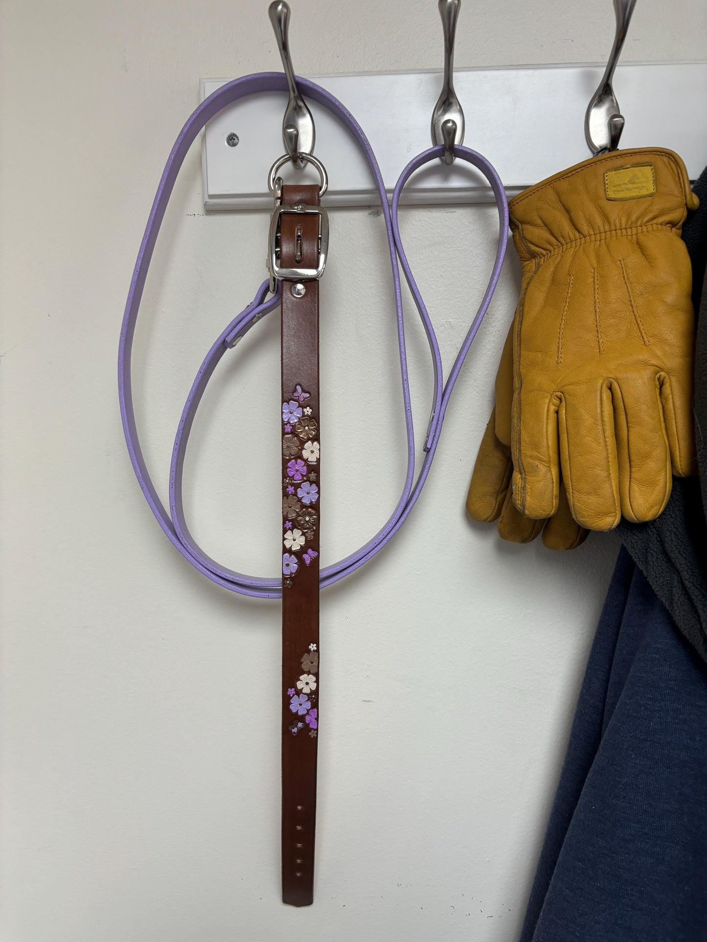 Handcrafted Leather Floral Dog Collar: Personalized, Lilac Leash Option